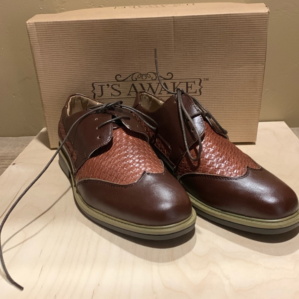 NWT J’s AWAKE Men’s Brown Eddie Oxford Size 9 New in box! (230)